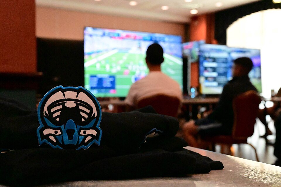 How Esports Teams Work: The Complete Structure Behind the Roster